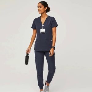 Figs Quiet Navy Scrubs set